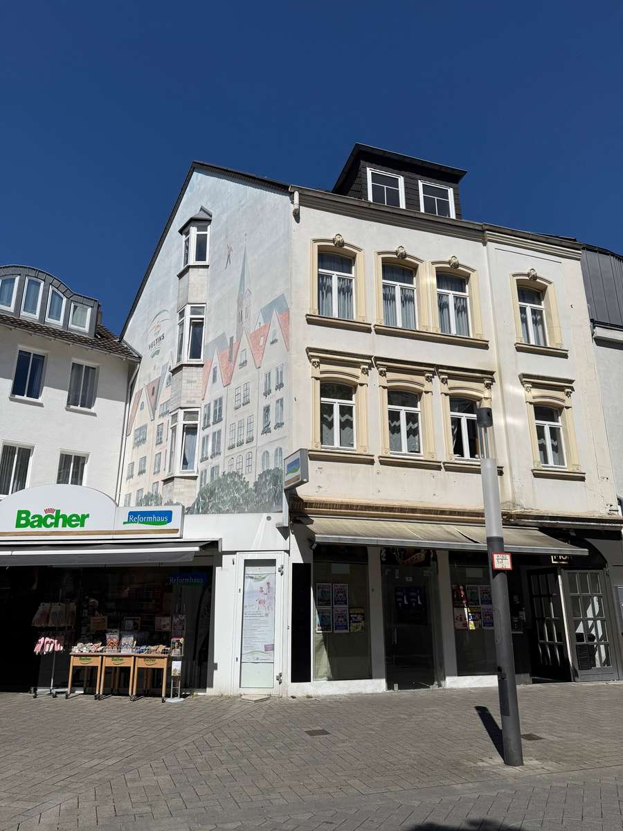 Wohn- und Geschäftshaus